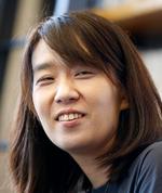 Koreansk. Han Kang har en del til fælles med landsmanden, filmmageren Kim Ki-duk. 