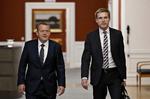 Varemærker. Dansk Folkepartis leder Kristian Thulesen Dahl presser statsminister Lars Løkke Rasmussen (t.v.).i ny brandmåling. 