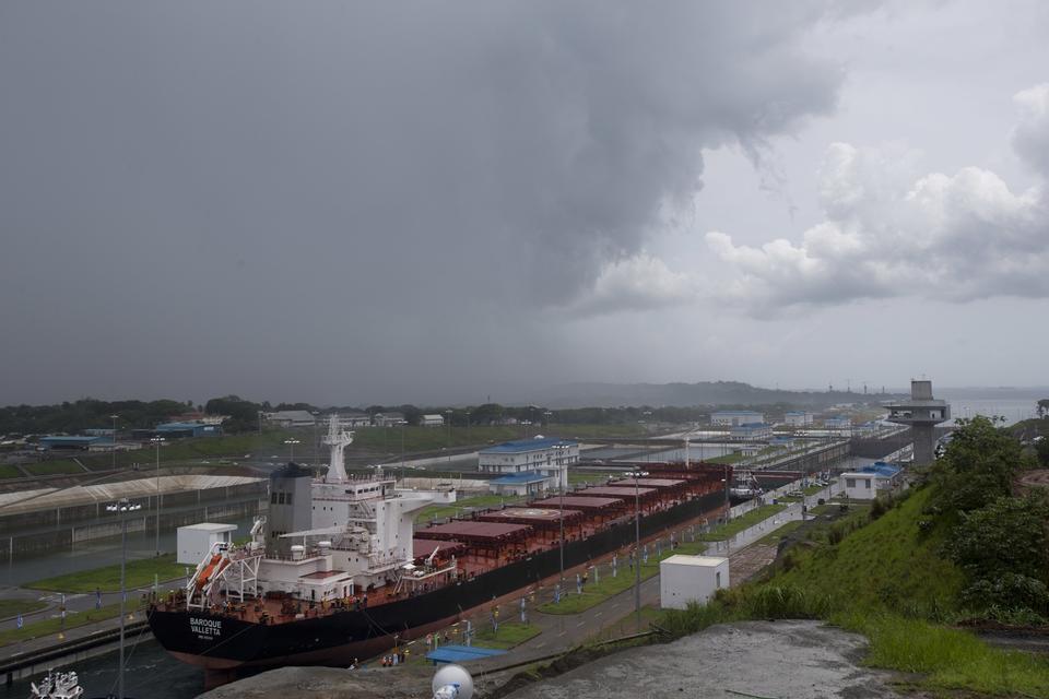 Inden Cosco Shipping Panama lagde vej igennem kanalen, havde det noget mindre maltesiske skib Baroque ageret forsøgskanin. 