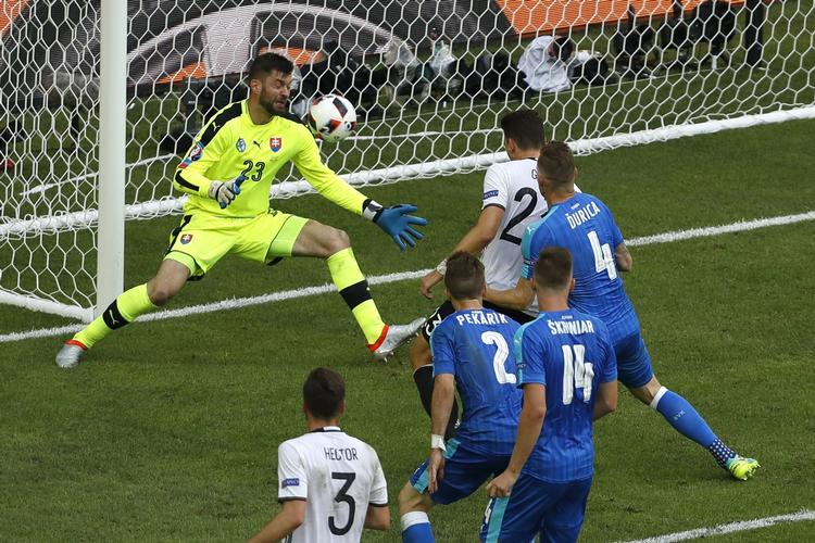 målscorer. For anden kamp i træk nettede angriberen Mario Gomez, da Tyskland vandt ottendedelsfinalen ved EM over Slovakiet. 