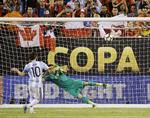 brændt. Selv om Lionel Messi har en gudsbenådet sparketeknik, brændte argentineren igen et straffespark, da Argentina tabte Copa America-finalen til Chile. 