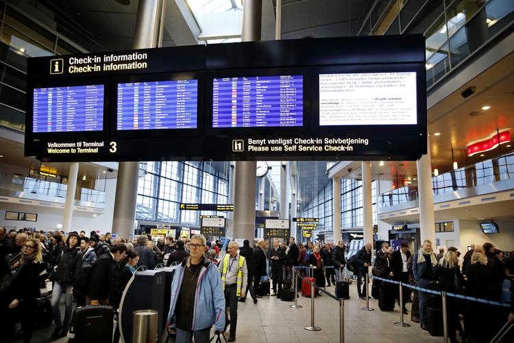 LYNDNEDSLAG. Forsinkelsen skyldtes et heftigt uvejr med mange lyn på en flyvning dagen før, hvilket betød at SAS-flyet blev omdirigeret og derfor kom for sent til Kastrup dagen efter. (Arkivfoto) 