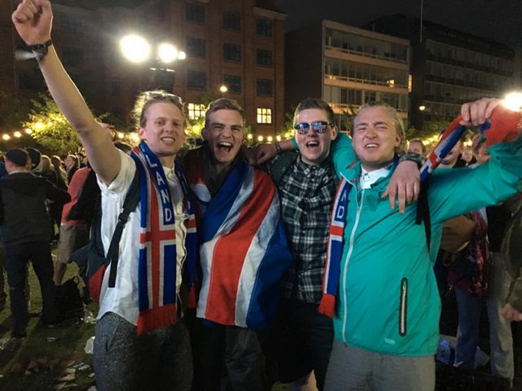 Fest. Pálmi Thormodsson, Haukur Thor Gudjonson, Starri Fridriksson og Haubits Steinn Helgason jubler efter sejren. 