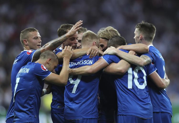 yes! Island præsterede det umulige - eller var det egentlig det - da holdet besejrede storfavoritterne fra England. 