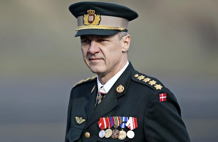 YTRINGSFRIHED. Forsvarschef Peter Bartram får i dag af Folketingets Ombudsmand kritik for at lægge pres på de ansattes ytringsfrihed ved at true dem med fyringer. 