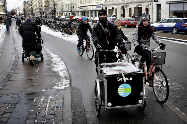 SEJR. Ændringerne er et resultat af Ousmane Biaos sag mod Danmark. Han er dansk statsborger, men fik ikke lov at tage sin hustru hertil. Det var ulovligt, fandt menneskeretsdomstolen i maj. 