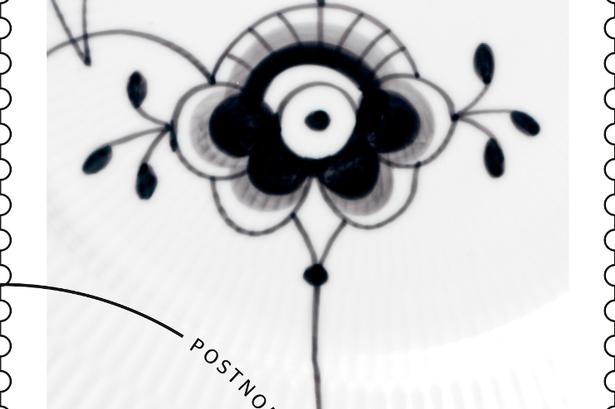 Sort Mega Riflet. Den unge designer Karen Kjeldgård-Larsens version af det klassiske musselmalede er blevet en kæmpe sællert. Siden 2006 er det kommet i en sort version. 