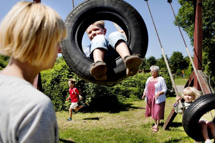 STÆRKERE. I flere år har organisationer som Røde Kors holdt familiecamps, hvor børn og forældre får hjælp til at finde deres styrke og blive tættere som familie. 