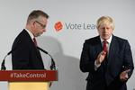 Udfordring. Michael Gove (tv.) og Boris Johnson har under hele kampagnen op til den britiske EU-afstemning stået sammen om at være det konservative partis to største fortalere for at forlade unionen. Nu har Gove vendt ryggen til sin kampfælle og siger, at Boris Johnson ikke har formatet til at lede landet. 