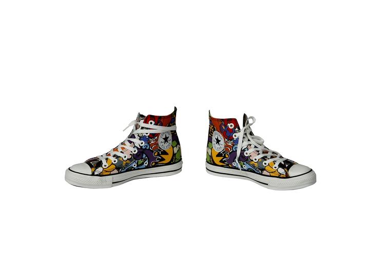 Converse. Skoen, der oprindelig er tænkt som basketstøvle, er især populær blandt børn og unge. 