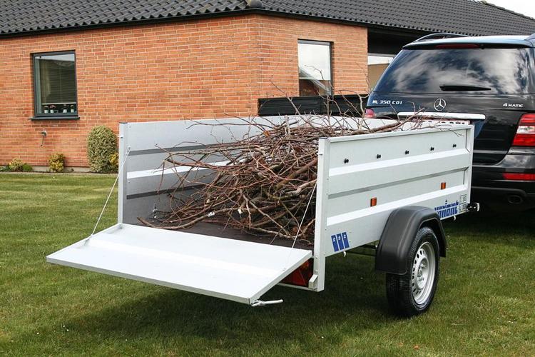 FARTHOP. Små havetrailere kan fremover godkendes til 100 km/t. Men det kræver en så tung bil, at kun meget få vil få glæde af nyordningen. 