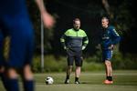 DEBUT. I aften spiller Brøndby den første officielle kamp med Alexander Zorniger (tv.) som træner, men det bliver uden Thomas Kahlenberg (th.), der er blevet hjemme i Danmark. 