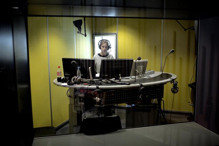 Aktindsigt. Radiostationen Radio24syv fik først aktindsigt, men spå fortrød styrelse, og nu har en dommer afgjort at papirerne skal leveres tilbage. 
