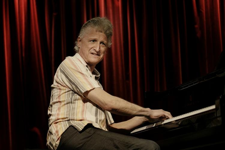 Fortrinlig. Dave Kikoski - en livlig og spillelysten herre, der leverede varen med glimrende dansk opbakning. 