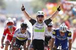 GULT. Trods masser af etapesejre i Tour de France er det i morgen første gang, Mark Cavendish skal køre i den gule førertrøje. 