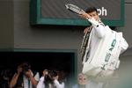 UDE. For første gang siden French Open i 2009 er Novak Djokovic ude af en grandslamturnering i tredje runde. I de foregående 27 turneringer har han været mindst i kvartfinalen. 