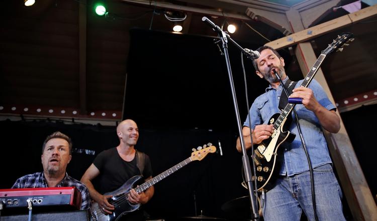 Guitarfusion. Nicklas Knudsen underholdt i går aftes på Copenhagen Jazz Festival. 