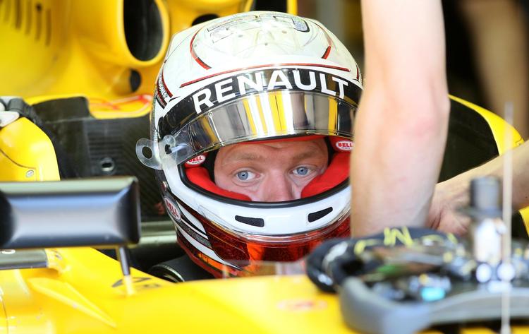 internt. Kevin Magnussen havde et godkendt løb, hvor han kørte sig frem fra startpositionen. Men danskeren sluttede bag holdkammeraten i Renault. 