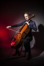 Cello. Strygernes svar på den menneskelige stemme, celloen, spiller hovedrollen på to nye albums, som kan downloades til mobilen. 