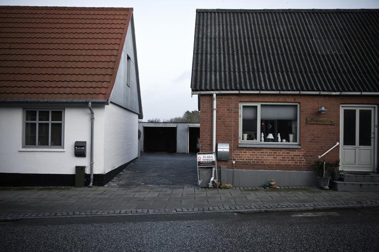 Bundplacering. En analyse fra erhvervsorganisationen Dansk Industri viser, at der siden 2013 er skabt 100.000 fuldtidsjobs i Danmark. Det er en stigning på mere end 2 procent, men i Vestjylland ligger væksten under 1 procent, hvilket indbringer egnen en bundplacering i jobskabelse lige foran Nordjylland. 