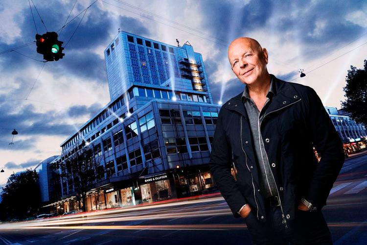 Eksklusivitet. Vil man se en musical af Jesper Winge Leisners teaterselskab The One and Only Company, kommer det i mange år fremover til at foregå i Falconer. 