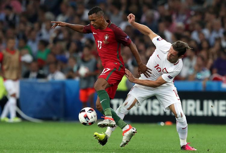 Skiftedag. Nani (tv.) har spillet en fremtrædende rolle for Portugal under EM. 