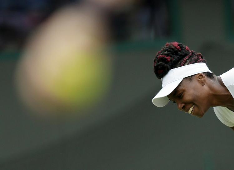 Sejrssmil. Venus Williams er klar til semifinalen i Wimbledon. 
