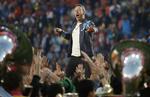 Koncert. Chris Martin og resten af Coldplay optræder i aften i Parken. Her optræder de ved Super Bowl i februar. 