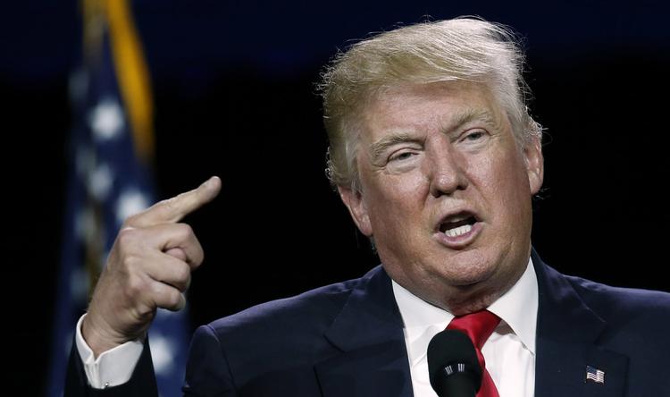 Fakta? Donald Trump elsker at skose medierne for unøjagtigheder, men han har selv et slemt problem med sandheden. 