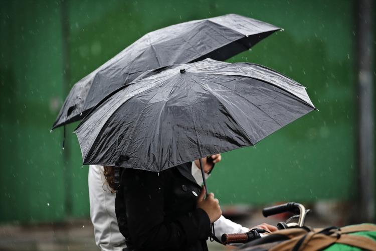 Vådt. DMI's overskrift for vejrudsigten i denne uge lyder meget passende: »Regn med regn«. 