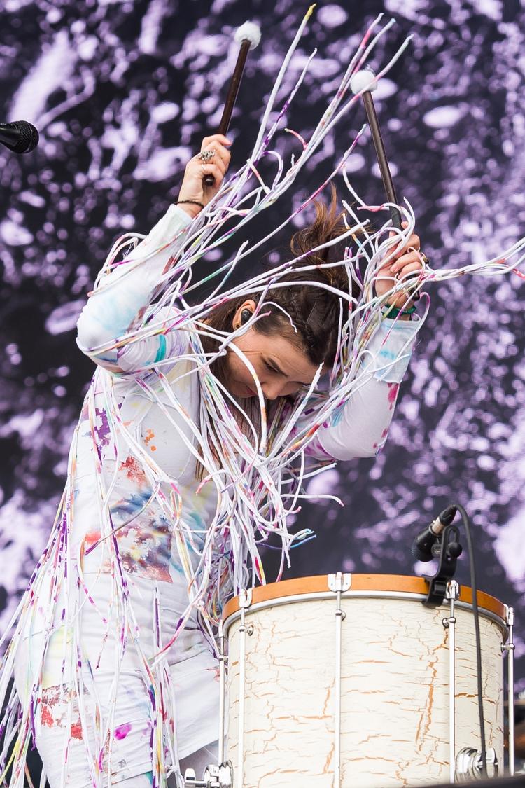 underrepræsenteret. Nanna Bryndís Hilmarsdóttir fra islandske Of Monsters and Men var en a blot to kvinder på dette års Tinderbox. Nu vil danske musikorganisationer igen kortlægge kønsbalancen i branchen. 