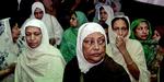 Økonomi. Terrorangrebet i Bangladesh kan gå ud over det fattige lands tøjindustri, hvis udenlandske firmaer trækker sig ud. 