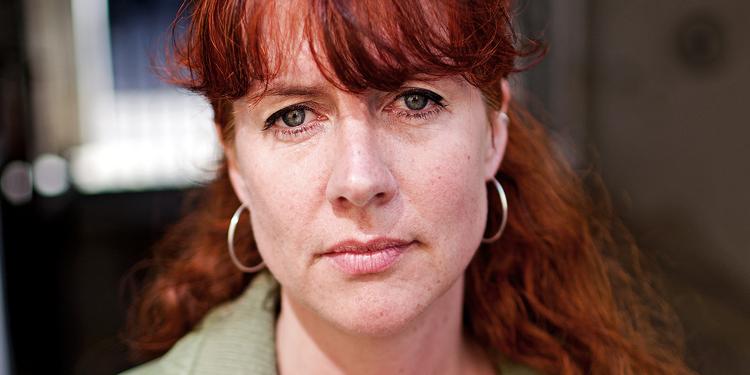 Skyldig. Tidligere nyhedschef på Se og Hør, Lise Bondesen, vil tilstå ulovligheder i forbindelse med retssagen om ugebladets overvågning af kendte og kongelige danskeres kreditkort. 