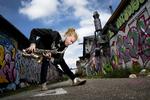 UKONVENTIONEL. Den unge saxofonist Mette Rasmussen har et internationalt ry for at være vild og vildt god til at smadre samtlige forudsigelige, skabelonagtige musikstrukturer. Arkivfoto: Jacob Ehrbahn 