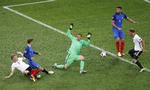2-0. Efter en redning af Mauel Neuer prikkede Antoine Griezmann sit sjette EM-mål ind mellem benene på den tyske målmand. 