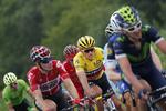 reduktion. Juryen i Tour de Rance reducerede det forspring, som Greg Van Avermaet i gult har, med 48 sekunder, efter at et banner faldt ned over rytterne. 