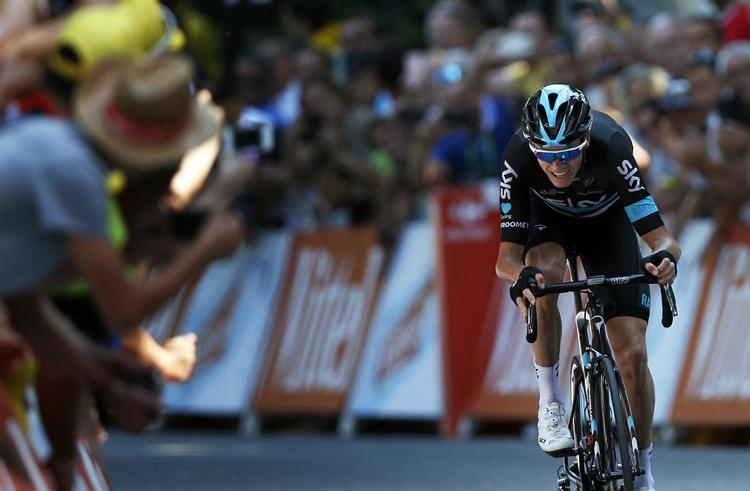 FART. Chris Froome blæste ind mod stregen i ensom majestæt på 8. etape. 