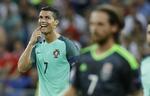 EGO. Cristiano Ronaldo kan smile, men han kan også surmule, hvis han ikke får bolden, når han vil have den - og det vil han ofte. 