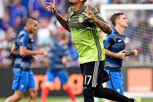 FORSVAR: Jerome Boateng (Tyskland) 