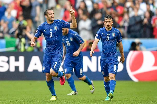 FORSVAR: Giorgio Chiellini (Italien) 