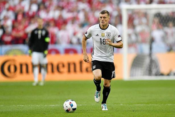 MIDTBANE: Toni Kroos (Tyskland) 