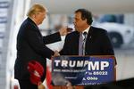 Støtte. Donald Trump har fået stor hjælp af Chris Christie i valgkampen. Christie håber, at det hjælper ham på vej mod nomineringen som vicepræsidentkandidat. 