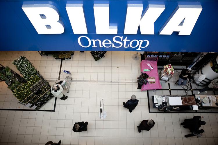 SPAM? Hvis en kunde har købt en smartphone i en webbutik, og kunden har afgivet sin mailadresse, så vil forretningen fremover kunne sende reklamer for sit øvrige sortiment – i princippet lige fra hakket kød og herreunderbukser til lamper og lakrids. 