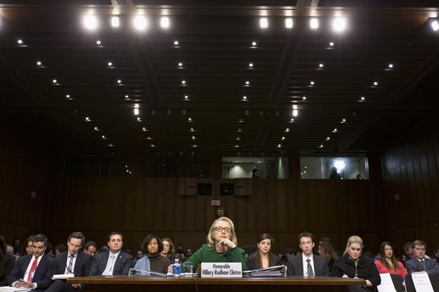 Daværende udenrigsminister, Hillary Clinton, ved et møde i en senatskommite i Washington om angrebene på en amerikanske ambassade i Benghazi. 23. januar 2013. Ledende republikanske politikere kritiserede Clintons indsats efter angrebet. 