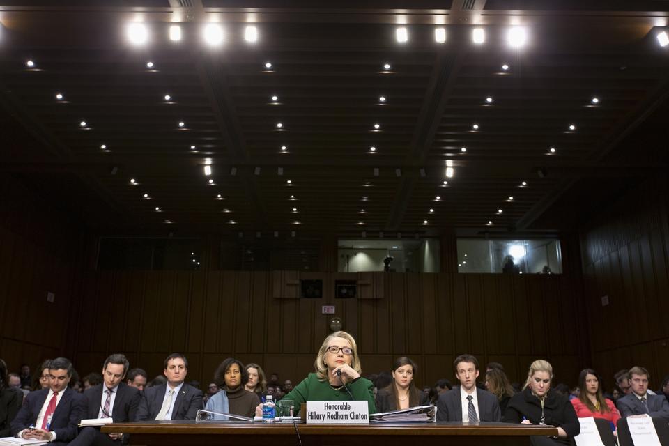 Daværende udenrigsminister, Hillary Clinton, ved et møde i en senatskommite i Washington om angrebene på en amerikanske ambassade i Benghazi. 23. januar 2013. Ledende republikanske politikere kritiserede Clintons indsats efter angrebet. 