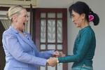 2. december 2011 mødtes daværende udenrigsminister, Hillary Clinton, med Myanmars oppositionsleder Aung San Suu Kyi i Yangon. 