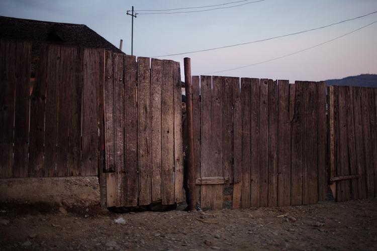 Rumænien. Alle de formodede ofre er fra Rumænien. 3 af de 14 personer, der allerede er dømt, er fra byen Burca, som ligger 300 kilometer nord for Bukarest. 