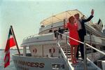 Donald Trump og hans daværende kone, tjekkiske Ivana, på deres yacht The Trump Princess i New York i 1998. Trump har været gift tre gange og har fem børn. 