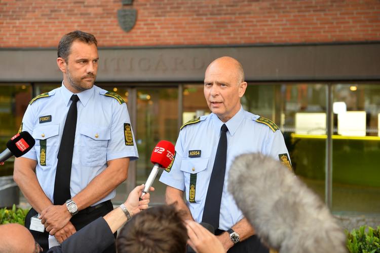 SYMPATI. Lars Esbensen var mødt op til dagens grundlovsforhør ved retten i Randers for at vise sin sympati med den sigtede krigsveteran. De to har kendt hinanden siden 2011. 