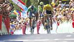 DUEL. Selv om Peter Sagan og Chris Froome samarbejdede på vej mod målstregen, endte det med et spurtopgør om sejren, hvor slovakken sikkert afviste briten. 